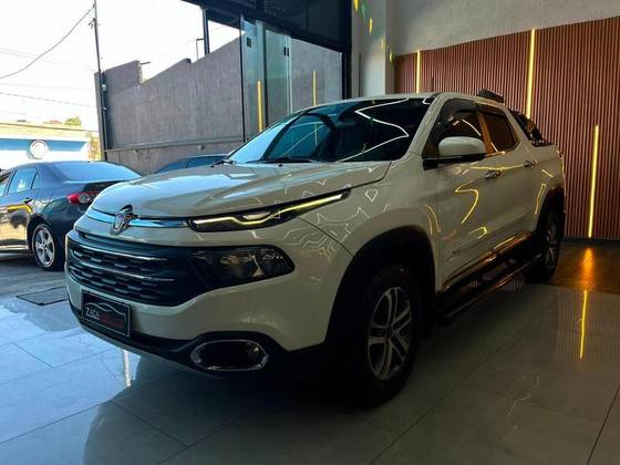 FIAT TORO 1.8 16V EVO FLEX FREEDOM AT6 FIAT TORO 1.8 16V EVO FLEX FREEDOM AT6